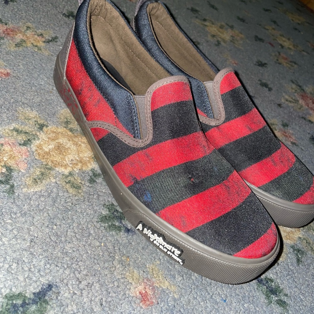 A nightmare on elm street slip-on shoes Freddy kreuger EUC M8 W10